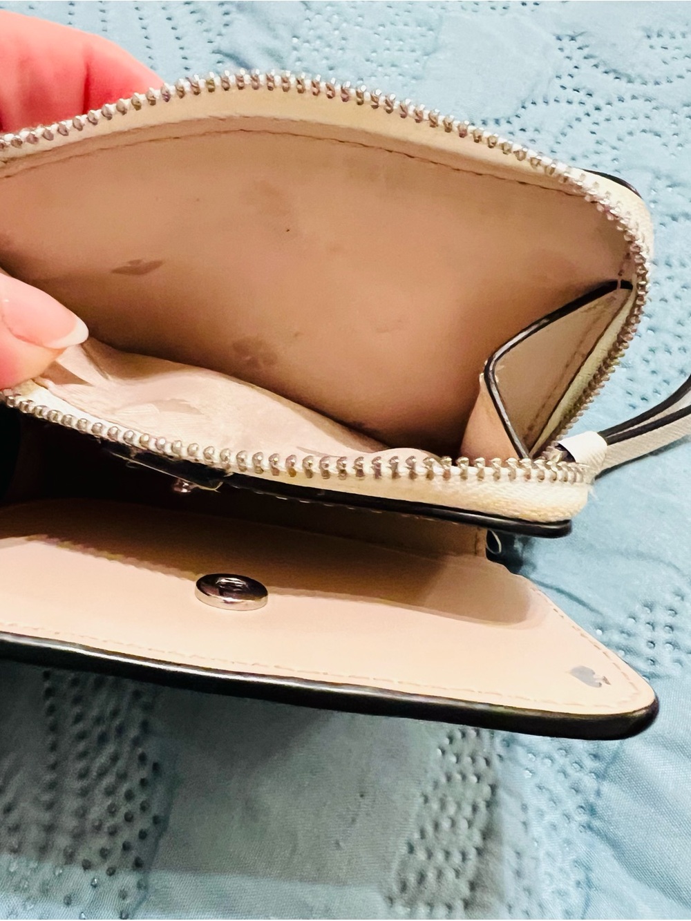 kate spade Two-Tone Cream and Tan Zip Card Wallet EUC - Picture 4 of 4